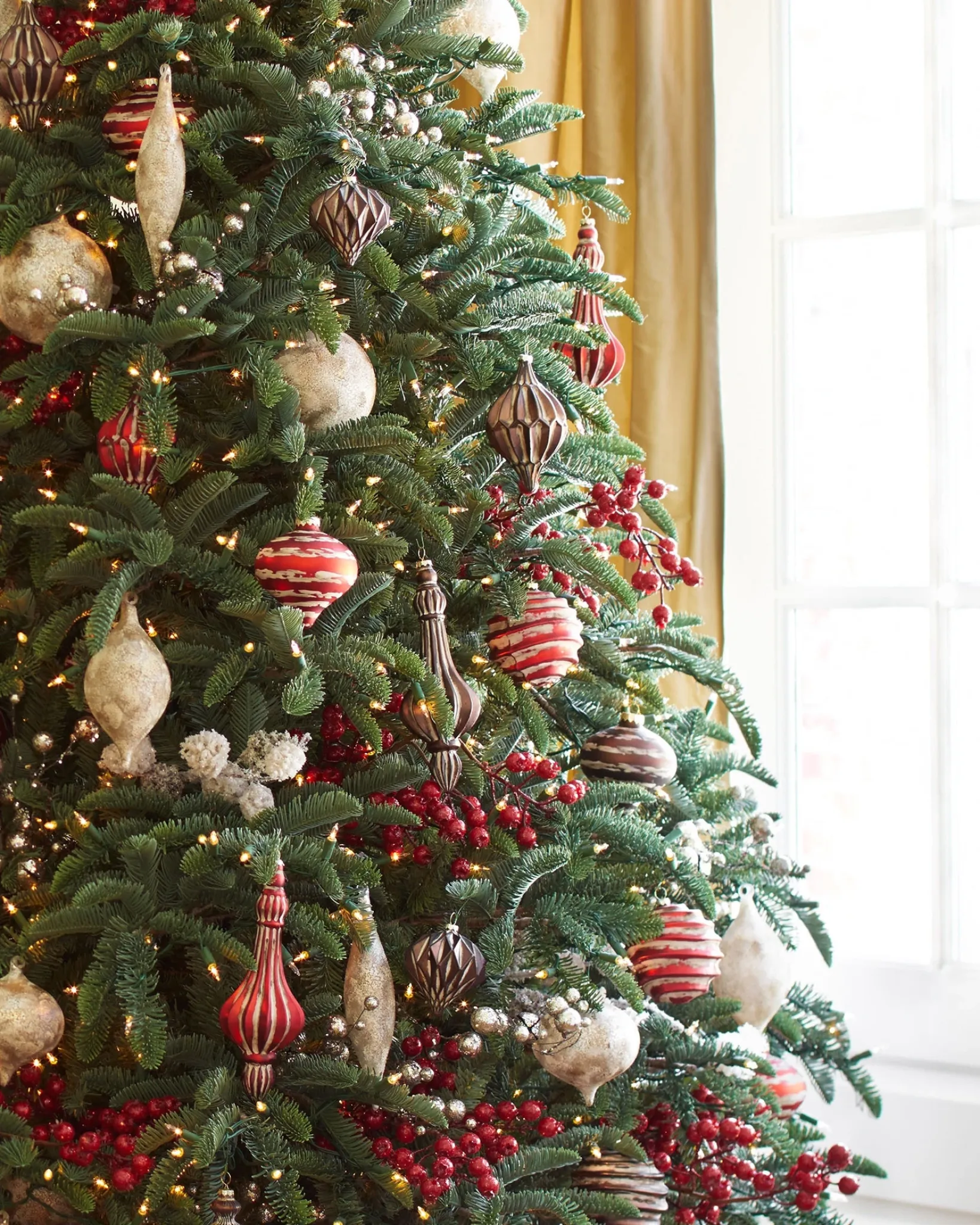Hot BH Noble Fir® Trees 7 - 7.5 Feet|Pre-Lit