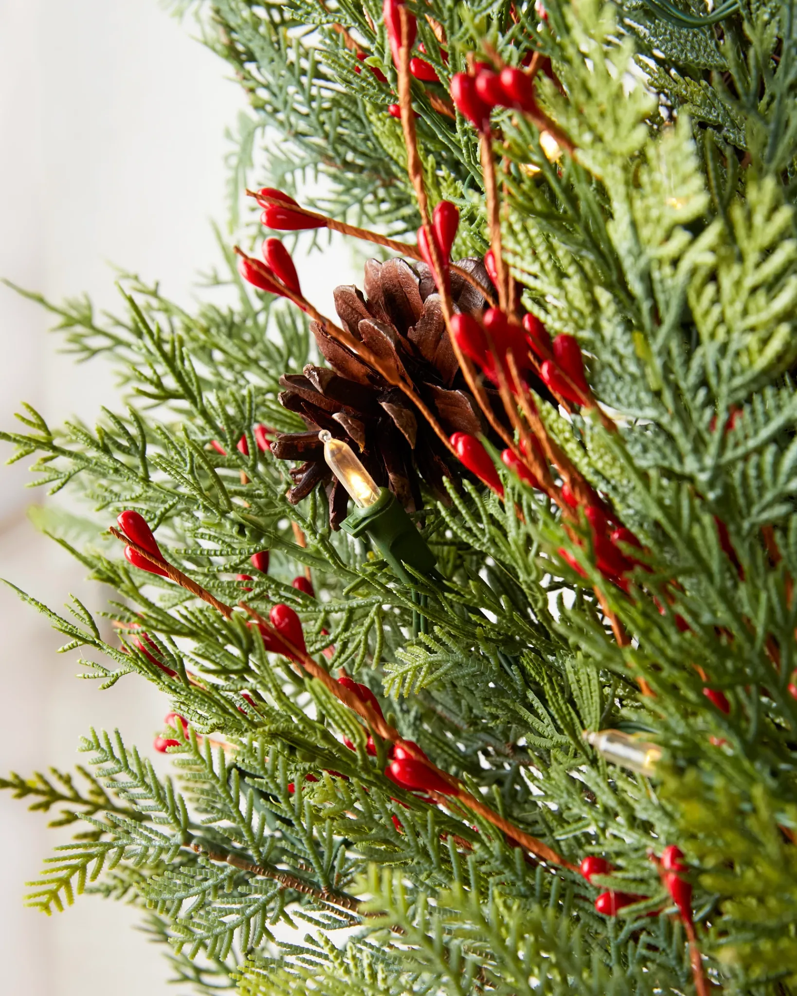 Sale Cedar Berry Woods Foliage 26 - 28 Inch|Indoor
