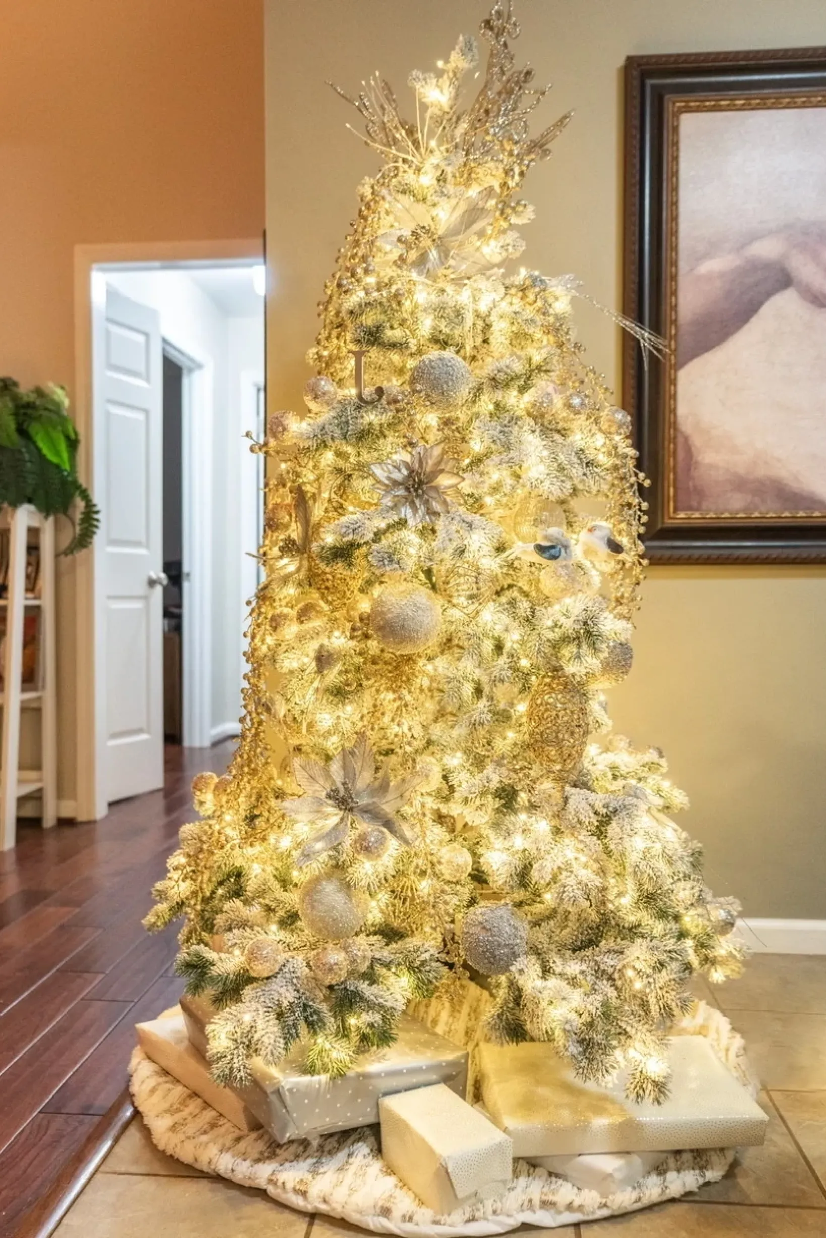 Sale Frosted Yukon Spruce Trees 7 - 7.5 Feet|Pre-Lit
