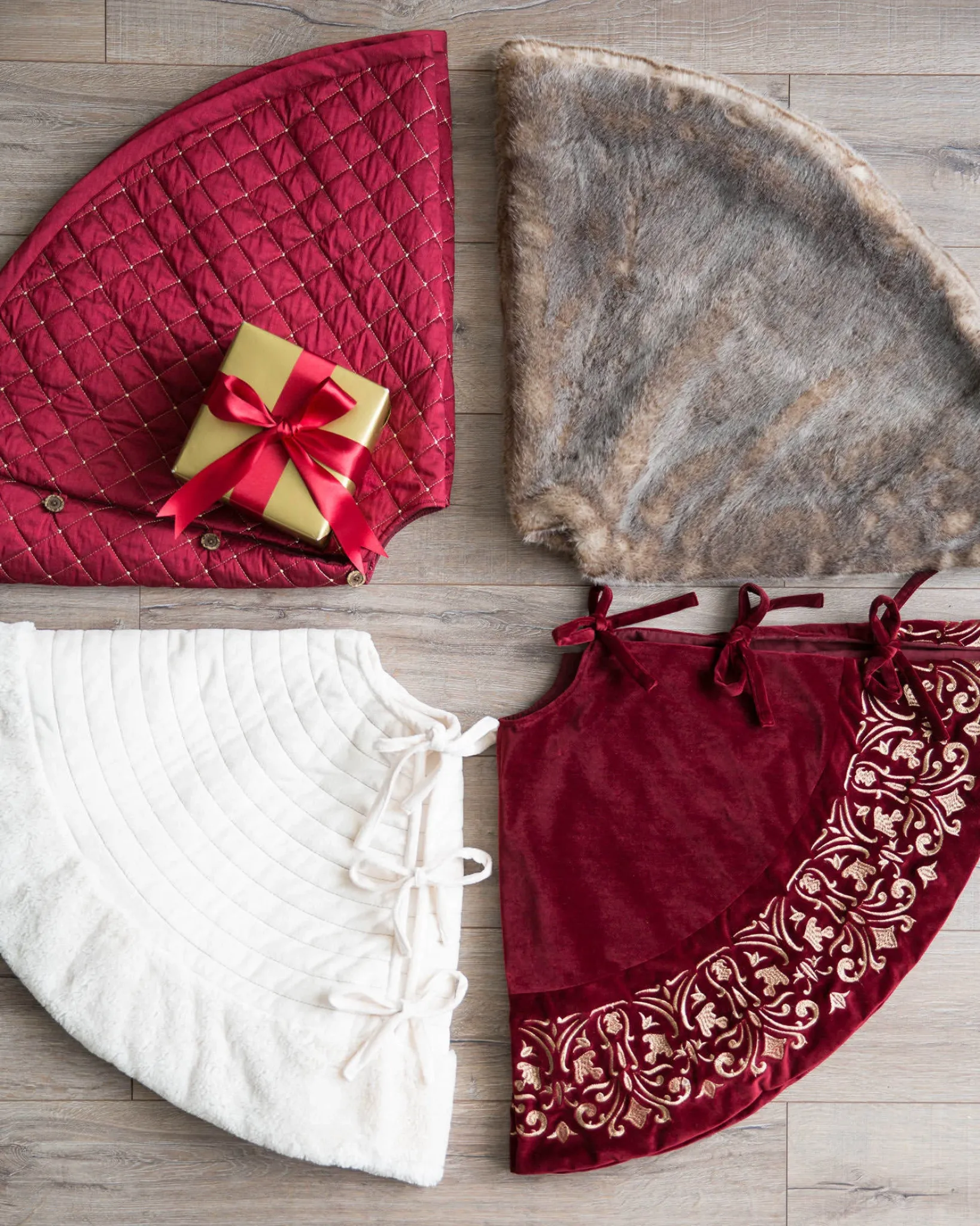 New Lodge Faux Fur Tree Skirts Skirts & Collars