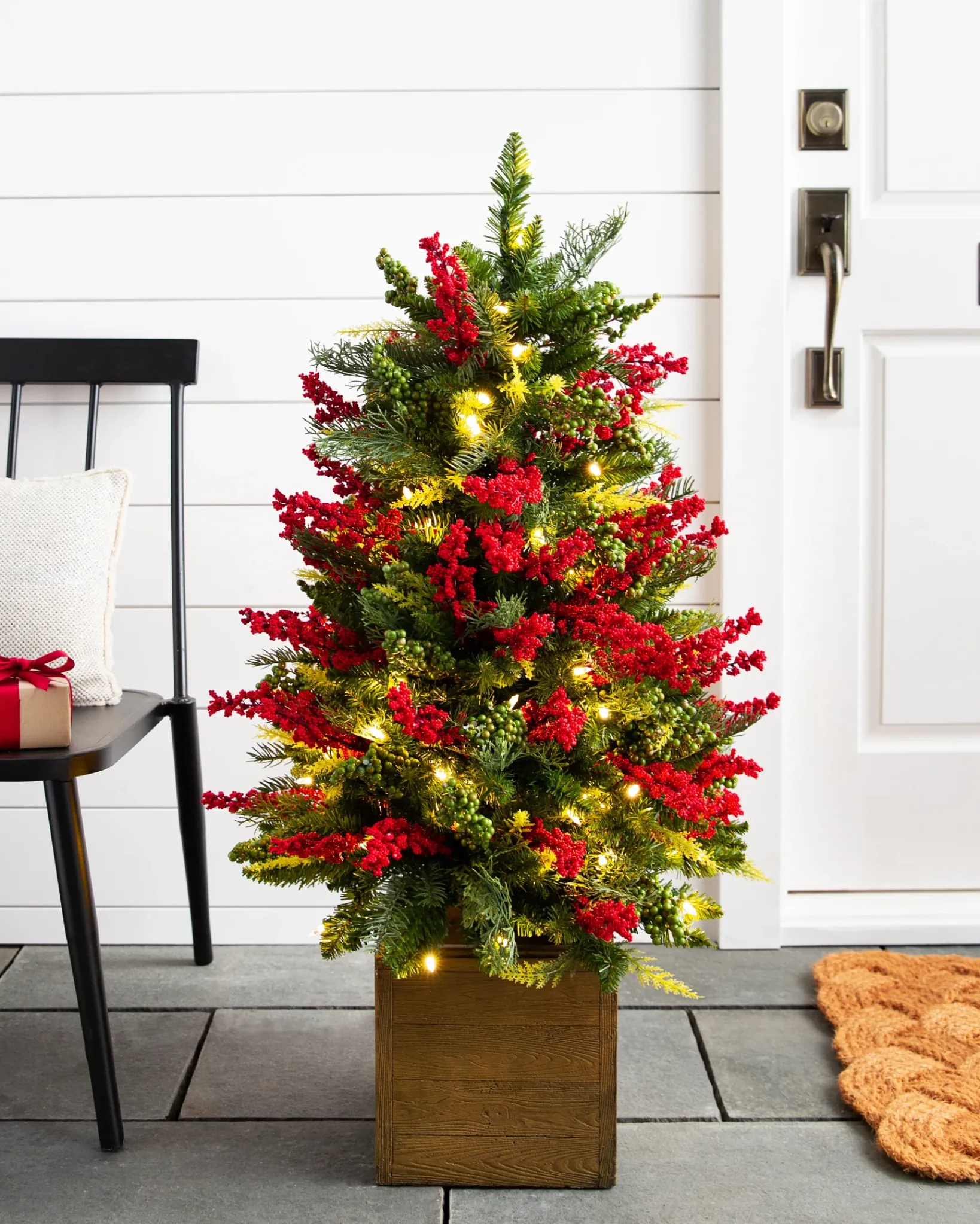 Clearance Outdoor Berry Burst Foliage 26 - 28 Inch|Pre-Lit