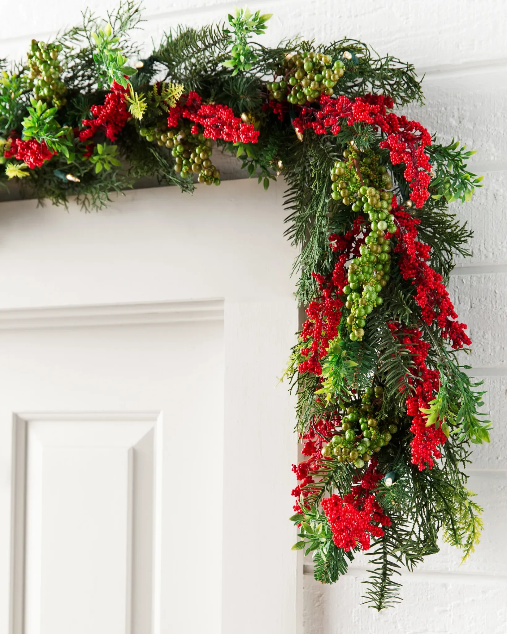 Clearance Outdoor Berry Burst Foliage 26 - 28 Inch|Pre-Lit