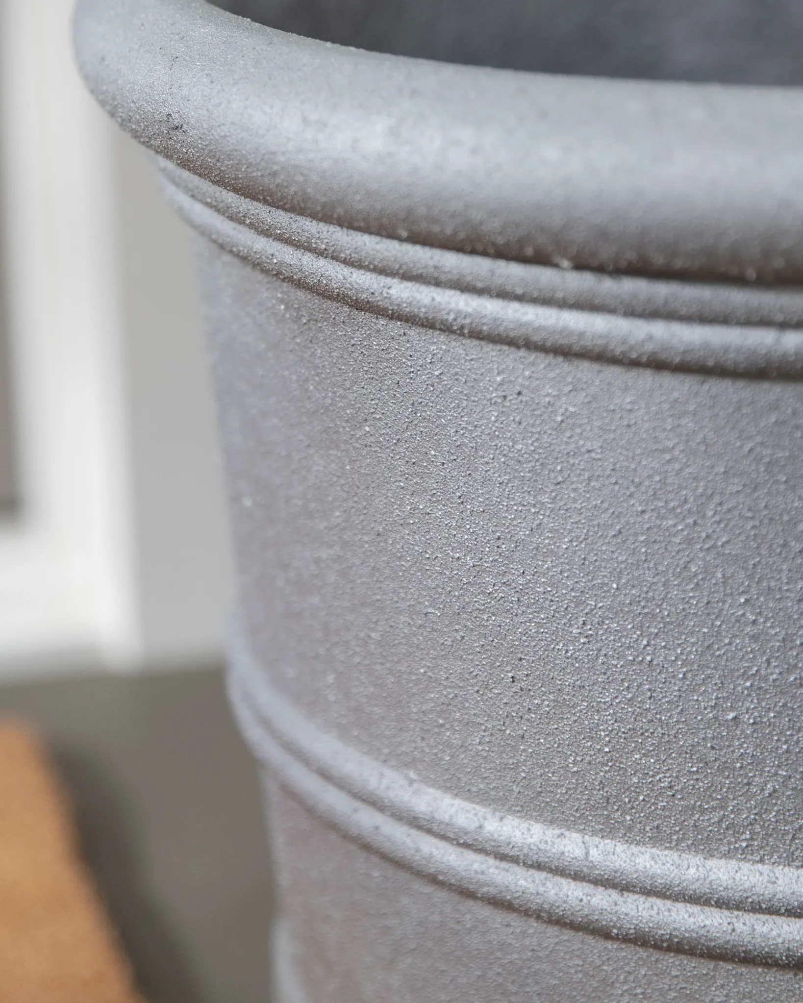Outdoor Sculpted Planters Topiaries & Potted Flowers