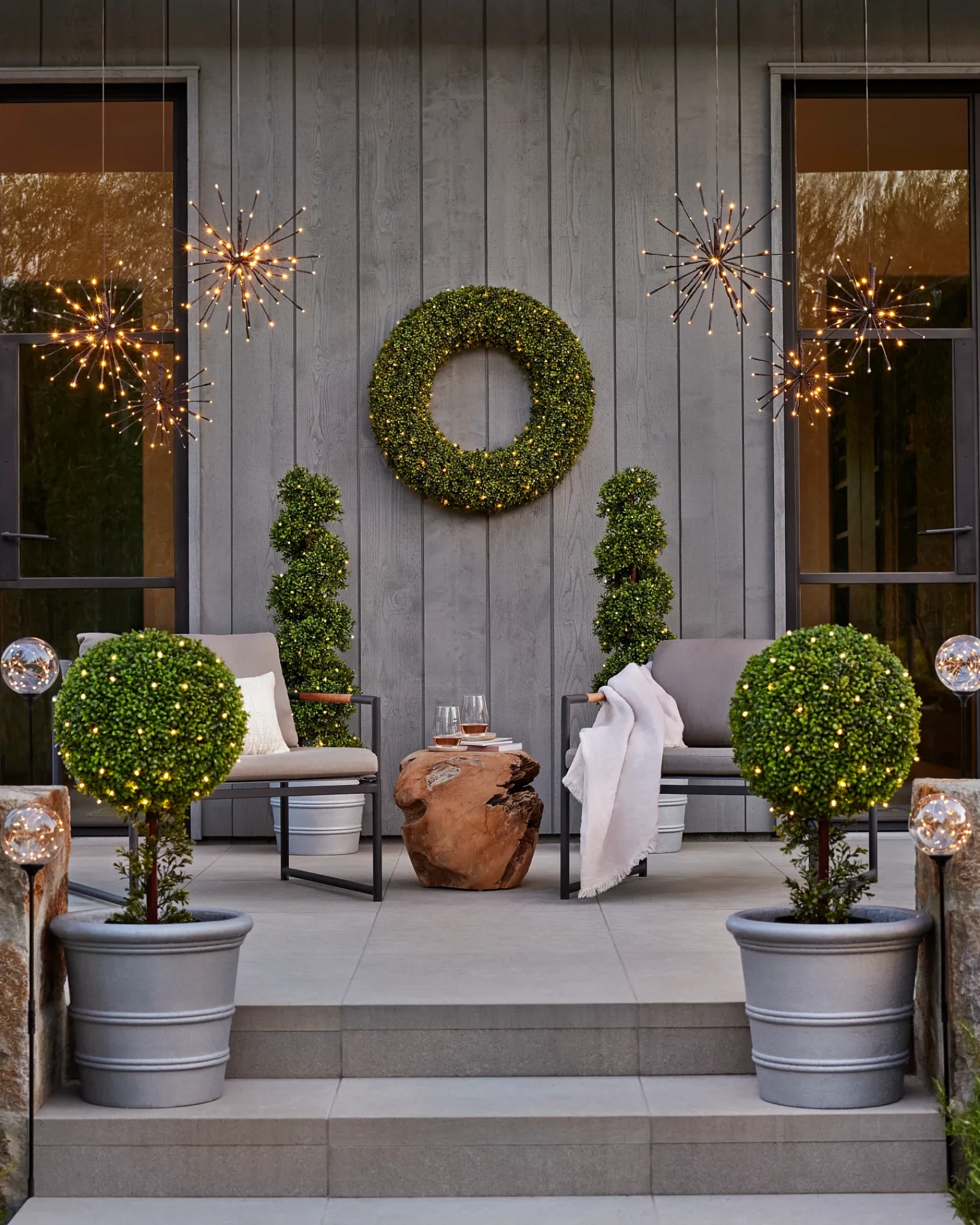Outdoor Sculpted Planters Topiaries & Potted Flowers