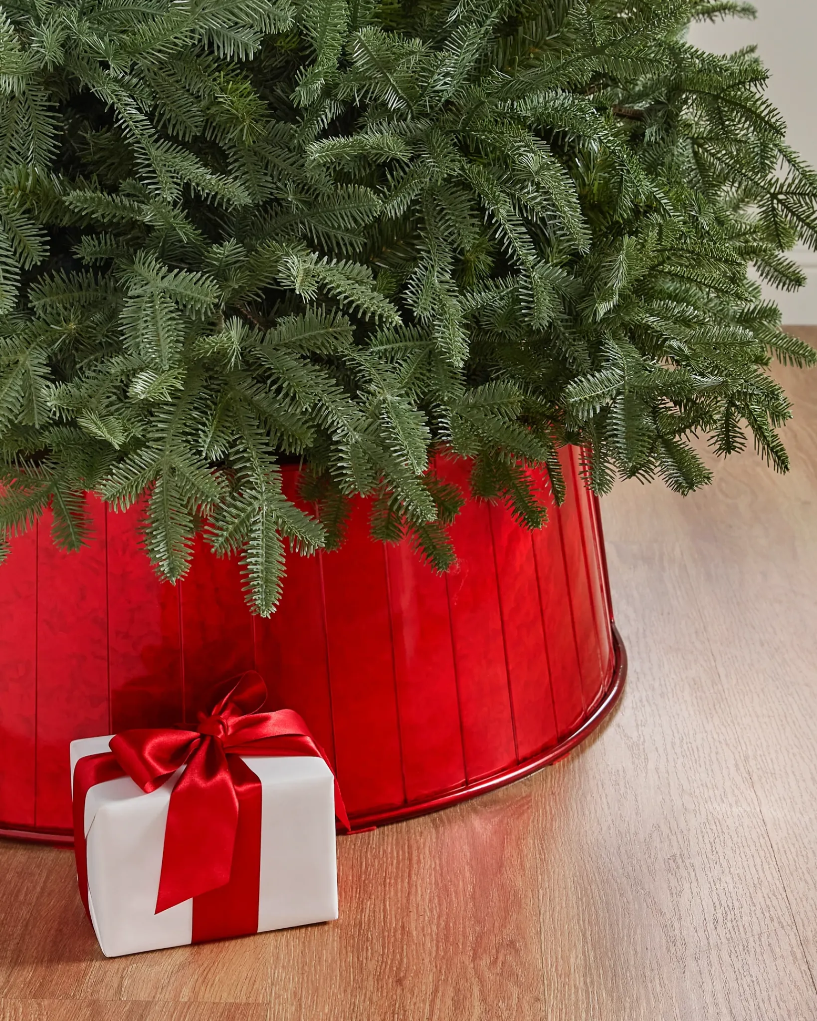 Clearance Red Christmas Tree Collars Skirts & Collars