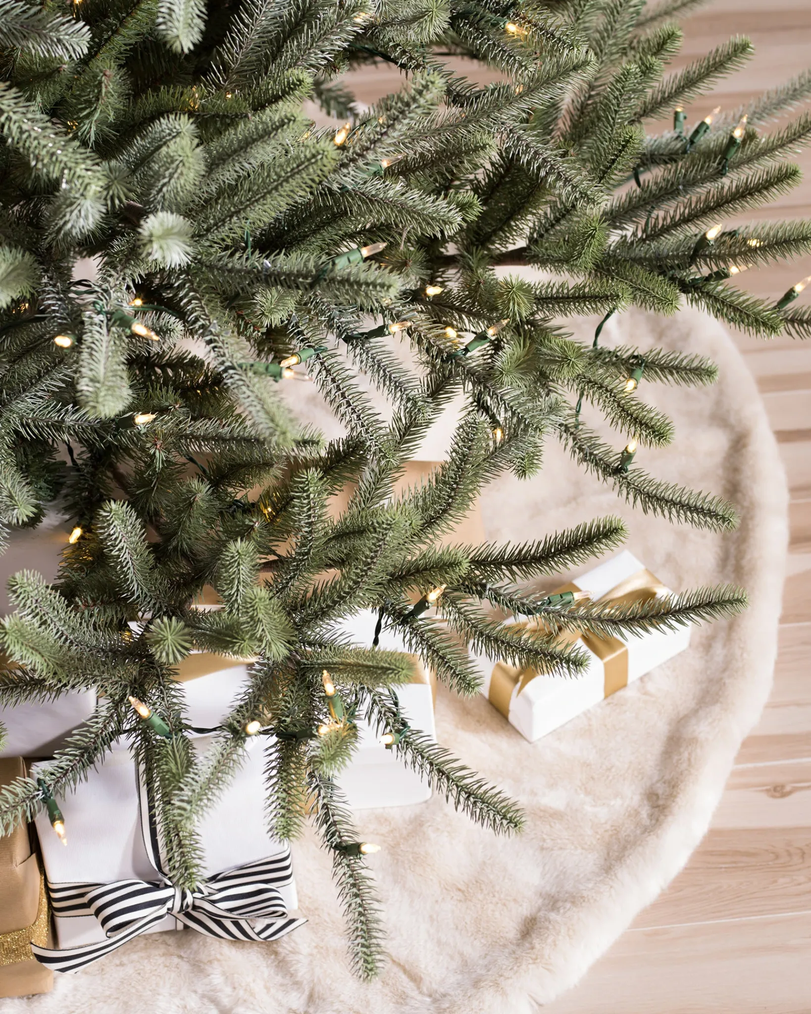 Hot Sanibel Spruce Trees 7 - 7.5 Feet|Pre-Lit