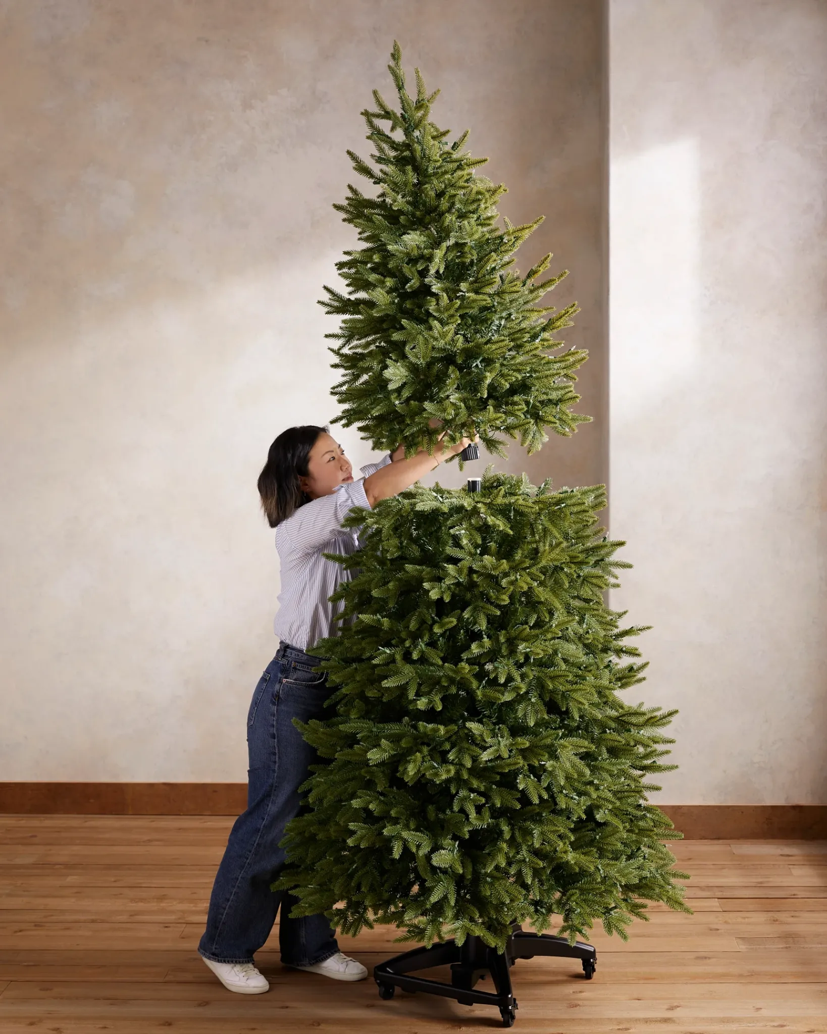 New Silverado Slim® Trees 7 - 7.5 Feet|Pre-Lit
