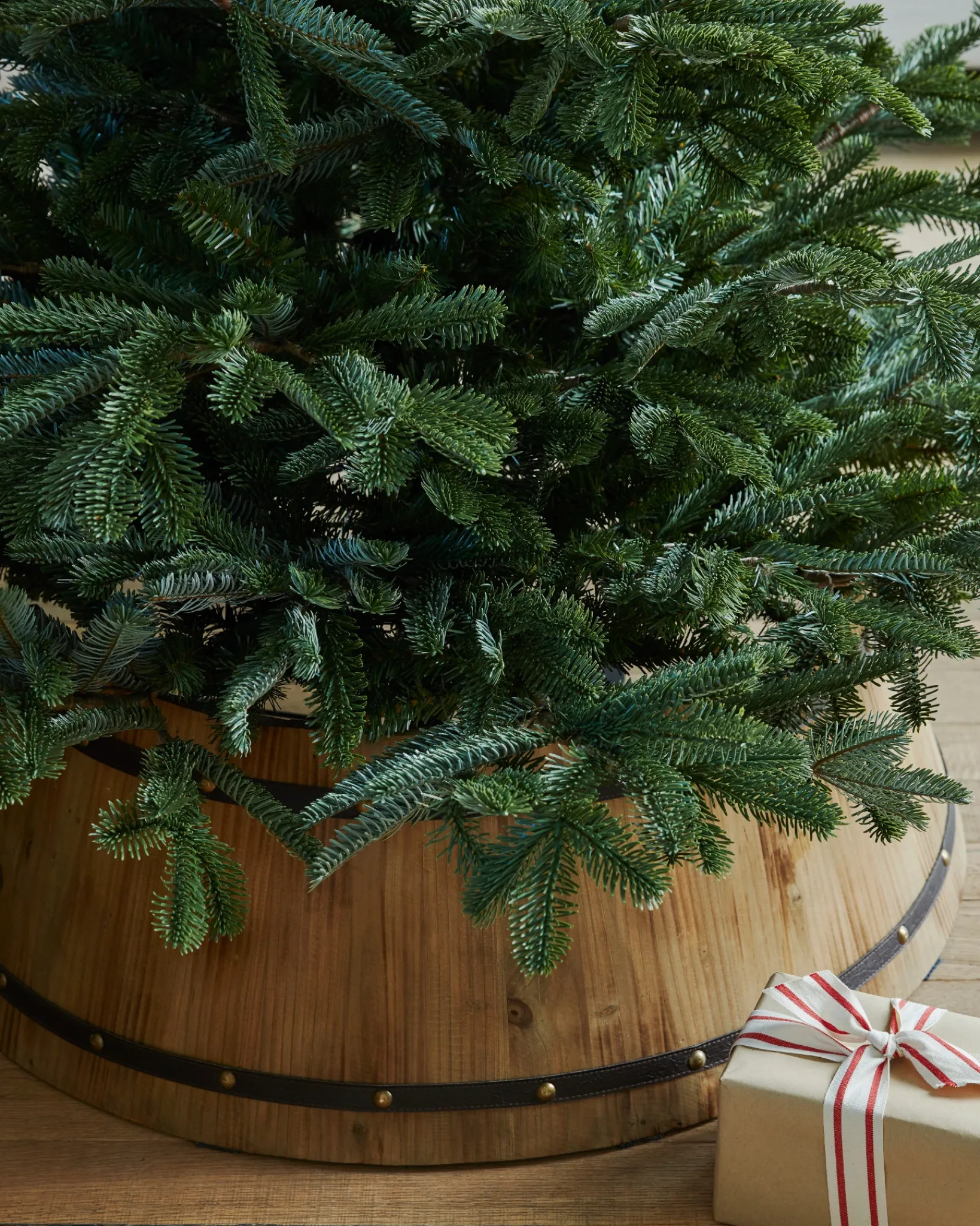 Online Wooden Barrel Christmas Tree Collars Skirts & Collars